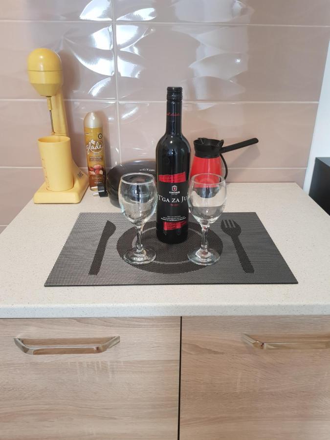 Luxury Apartment Nefertiti Skopje Bagian luar foto