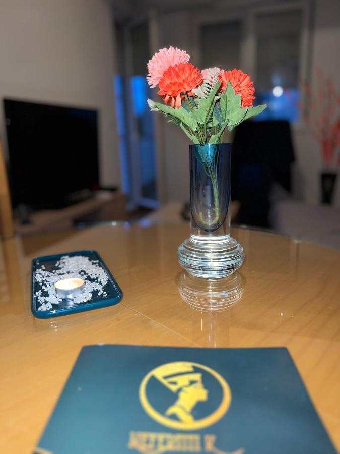 Luxury Apartment Nefertiti Skopje Bagian luar foto